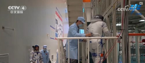 確保生命安全萬無一失 穩妥可靠 航天員實現天地往返的 生命之舟